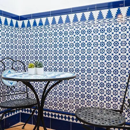 The Secret To A Great In * 1' Giralda Apartment