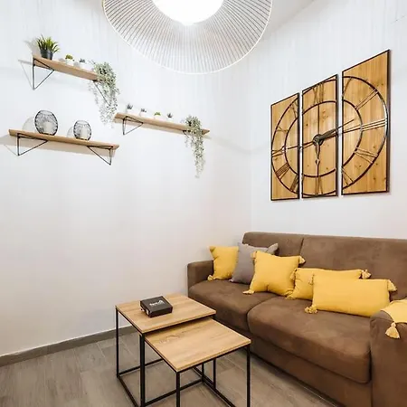 The Secret To A Great In * 1' Giralda Apartment Seville