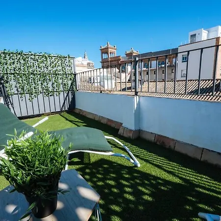 The Secret To A Great In * 1' Giralda Apartment *